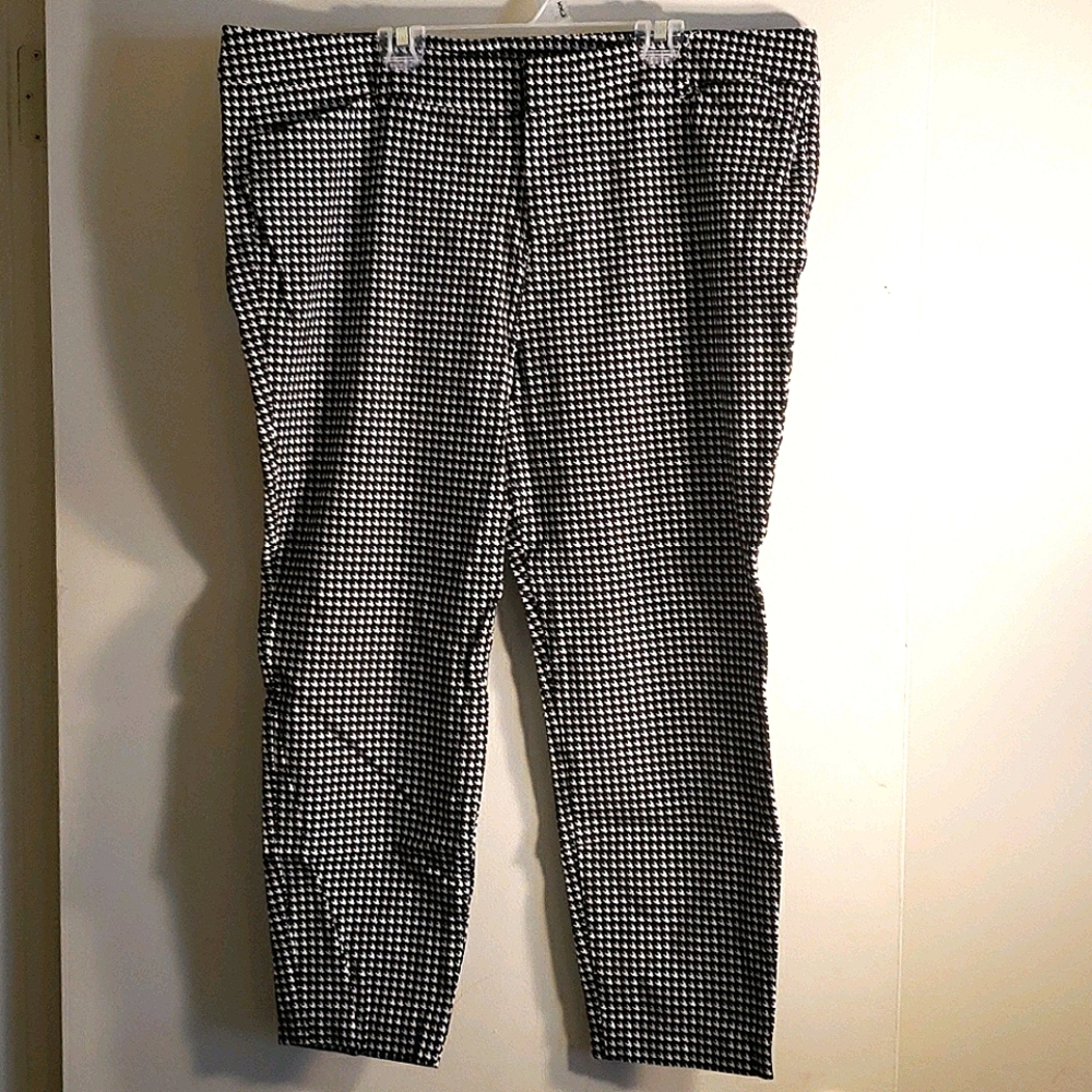 Old Navy houndstooth pixie crop pant 18